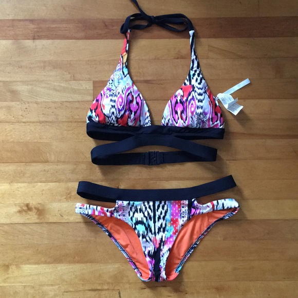 Seafolly Halter Bikini - Picture 1 of 4